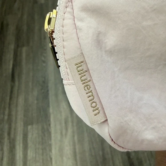 SOLD NWT Lululemon Everywhere Belt Bag in Blissful Pink 1L - Picture 7 of 7